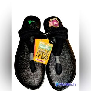 Sanuk NWT Yoga Sling sandals